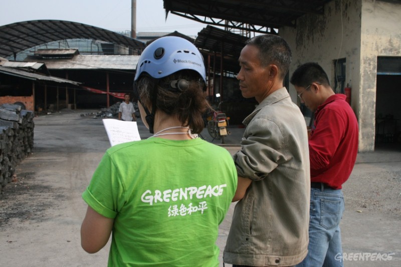 四川汶川地震发生后，绿色和平派出工作人员赶赴灾区，对可能发生的环境灾害进行监测和评估。