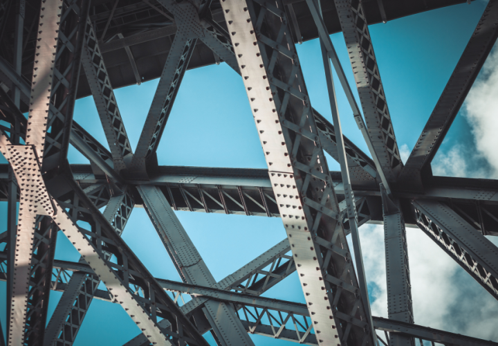 低碳转型下的产业耦合：钢铁与能源的互促共生